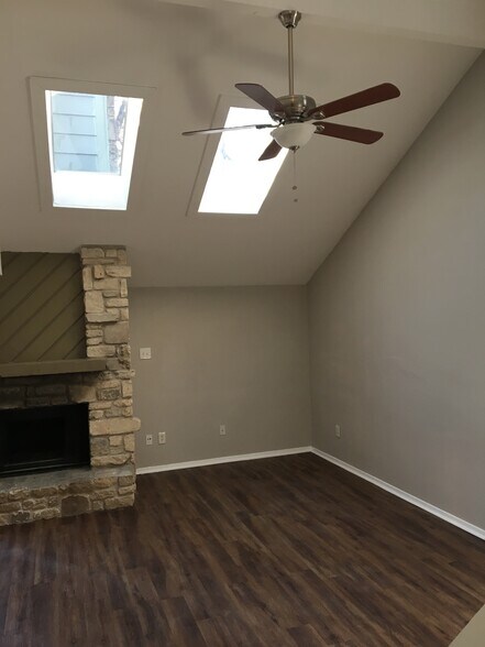 Building Photo - 1714 CINNAMON PATH