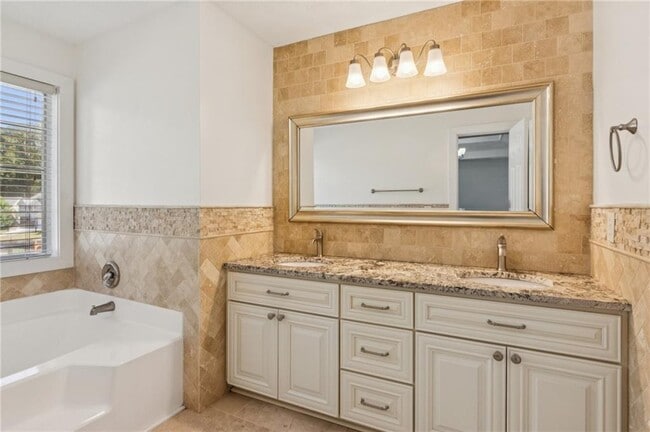 Building Photo - 2275 Eagle Pointe Ct NW