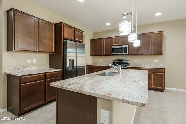 Building Photo - 11405 E Rincon Range Dr