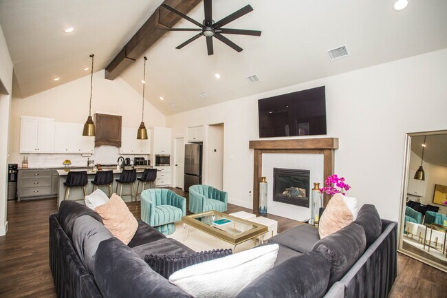 Building Photo - Luxurious home in Lubbock-Cooper ISD!