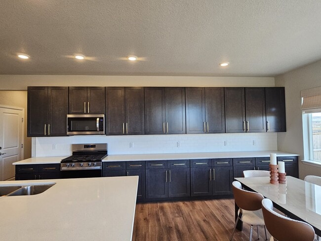 Building Photo - 10869 Wooden Pole Dr