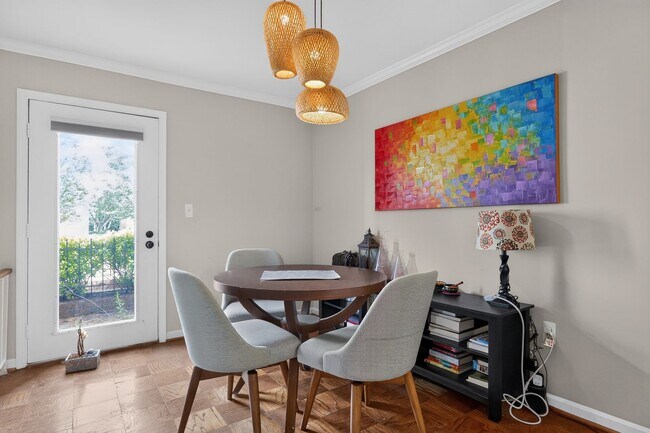 Building Photo - Fully Furnished Executive Townhome | 2 Bedrooms + Dedicated Office | 6-Month Minimum