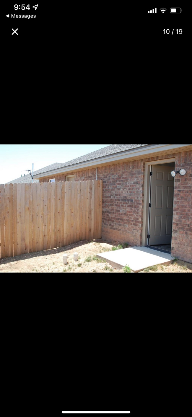 Building Photo - 2 Bed 2 Bath Duplex!