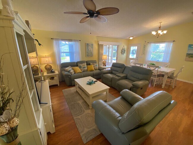 Building Photo - Location, Location, Location - ANNUAL LEASE in the Village of Belvedere