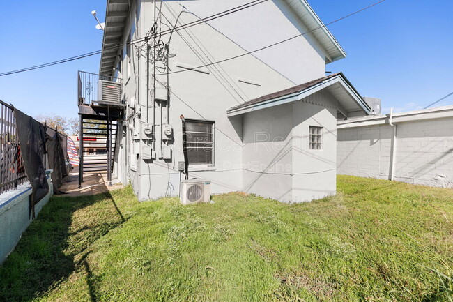 Building Photo - 2807 Bellmead Dr