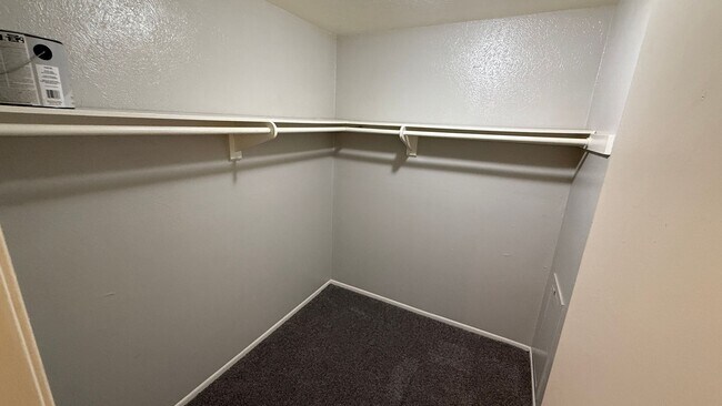 Building Photo - Studio Apartment in High Hollows Condominiums