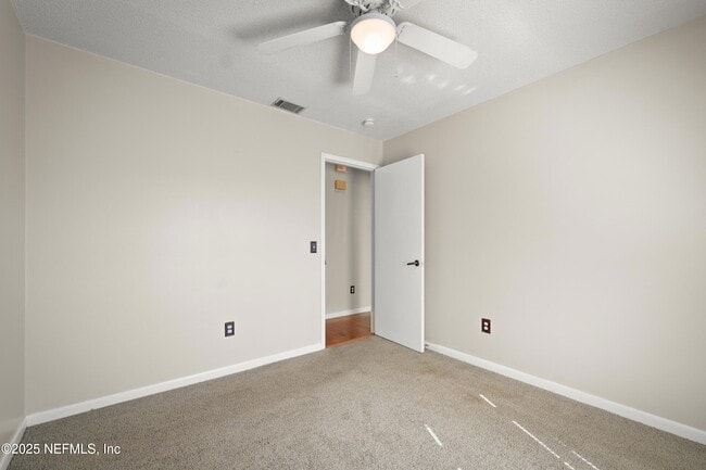 Building Photo - 2726 Winrock Dr W