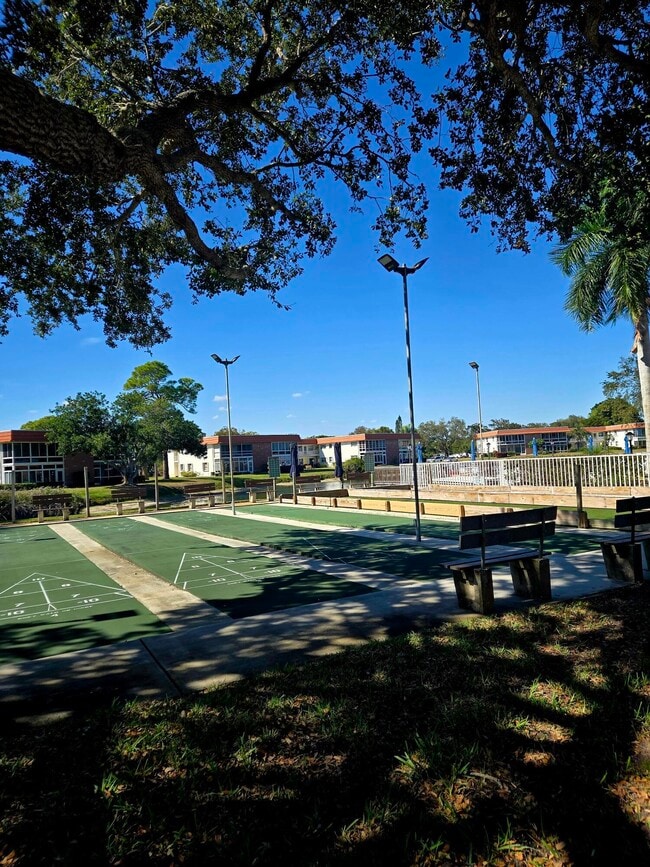 Building Photo - 1225 NW 21st St