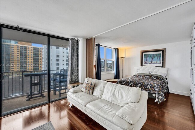 Building Photo - 2201 S Ocean Dr