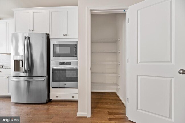 Building Photo - 42409 S Dogwood St