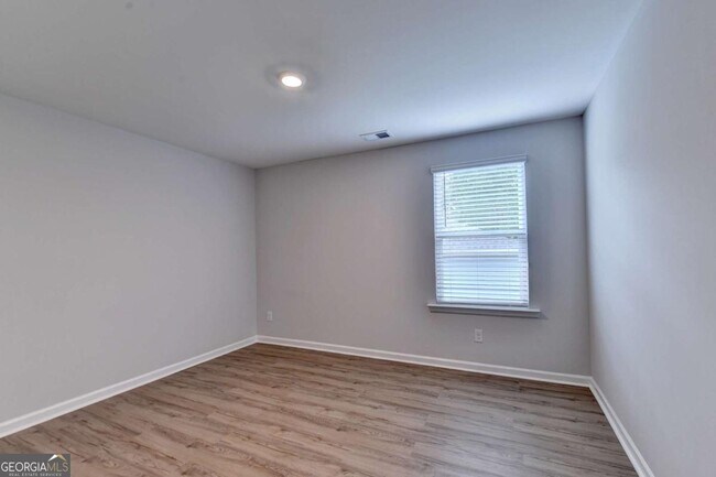 Building Photo - 175 Grey Falcon Ave