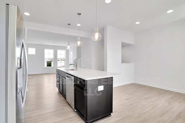 Building Photo - 153 Charterhouse St