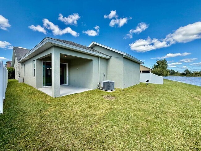 Building Photo - 5216 Suncatcher Dr