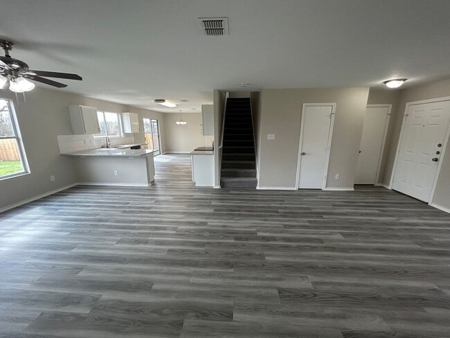 Building Photo - *COMING SOON* Desirable Location In Cibolo! Spacious Home with Loft & Fenced Backyard!