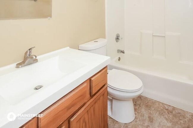 Building Photo - 5517 Snowberry Ct, Indianapolis, IN 46221