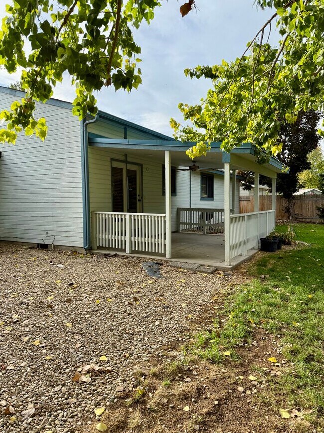 Building Photo - 3 bed 2 bath single family home in Nampa c...