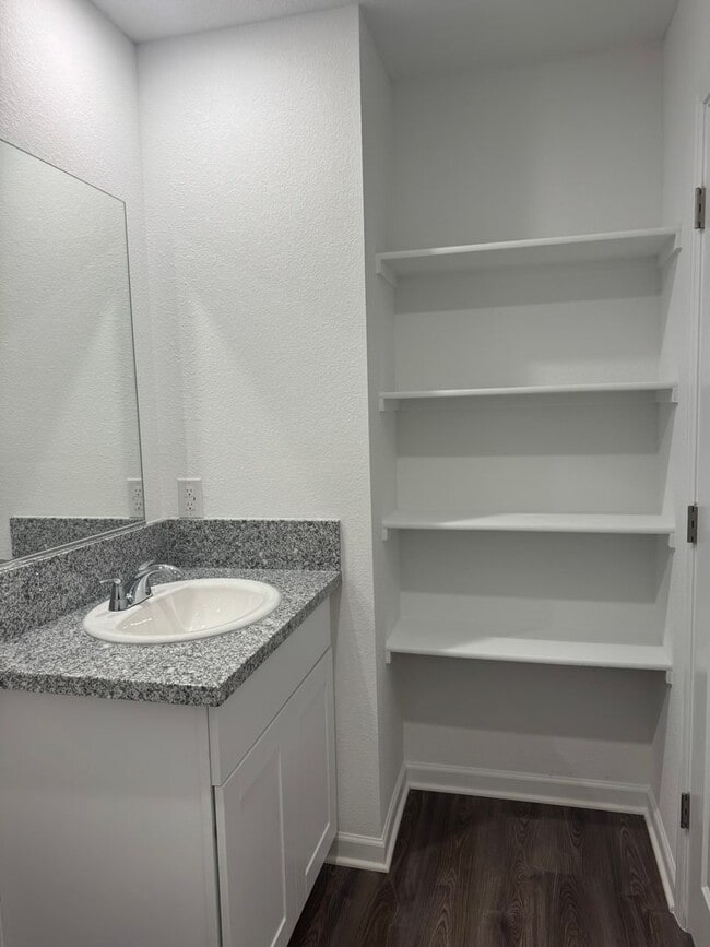 Building Photo - Laughlin Ranch New 3 Bed, 2 Bath close to Water, on Parkway