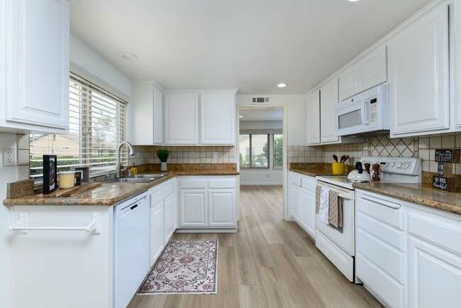 Building Photo - 22106 Village 22
