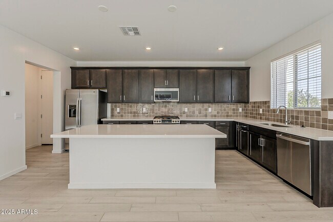 Building Photo - 2434 W Rowel Rd