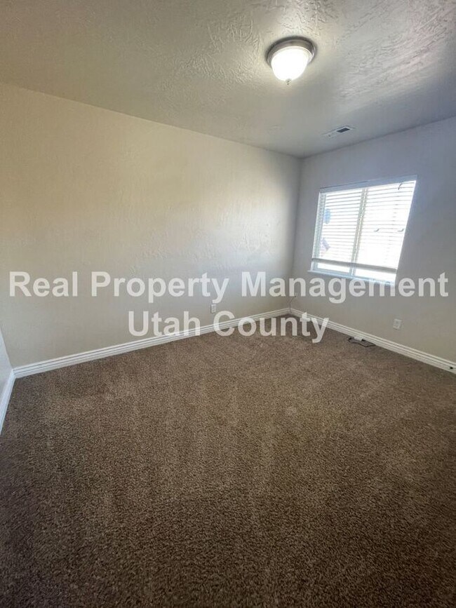 Building Photo - 2861 Fox Hunters Loop