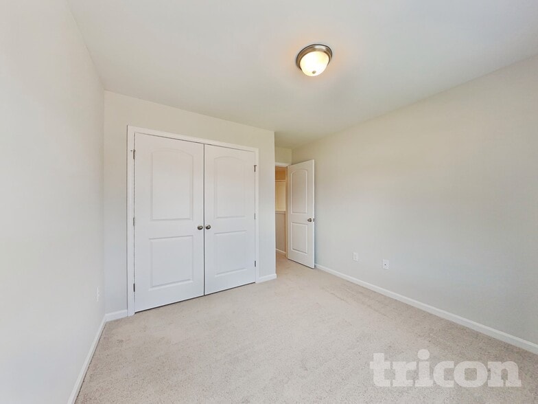 Building Photo - 176 Olde Pl