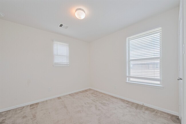 Building Photo - 25327 Cheshire Knoll St