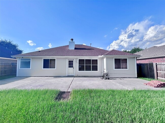 Building Photo - 18523 Spinney Ln
