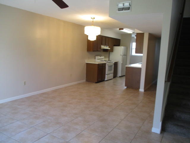 Building Photo - 206 Ann Cir