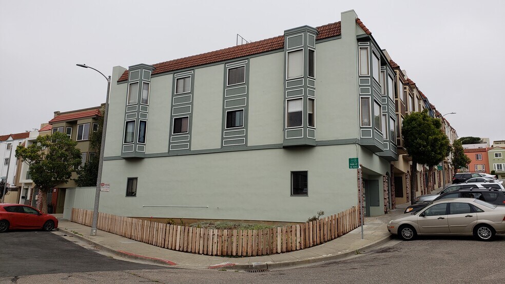 Building Photo - 43 Dorado Ter