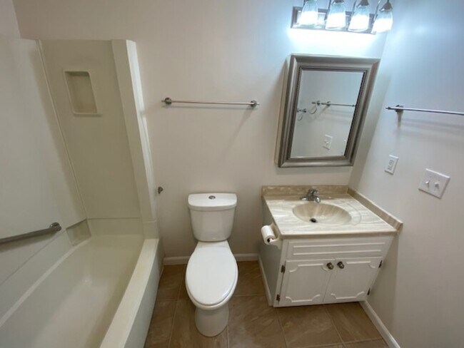 Building Photo - 1809 Minturn Dr