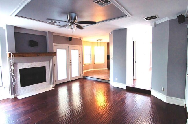 Building Photo - 15029 Wells Port Dr