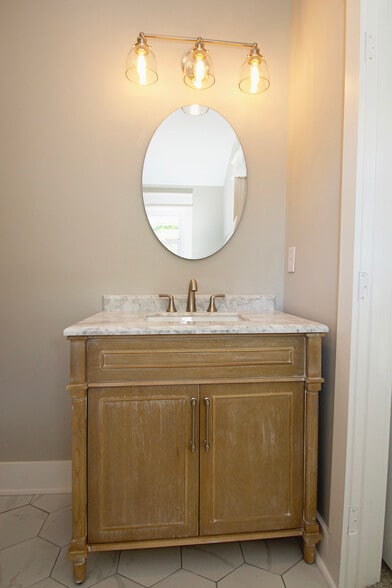 primary suite - 2404 Jefferson Ave