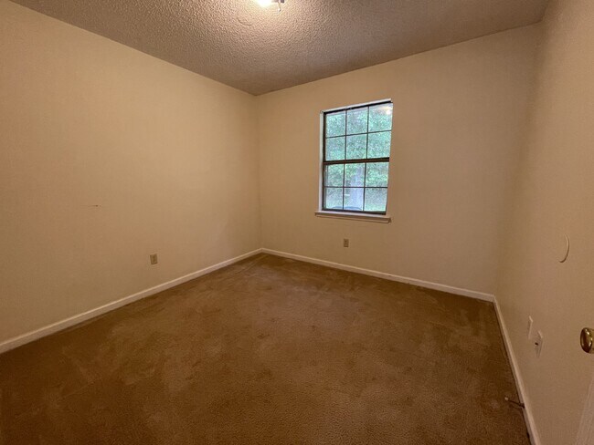 Building Photo - House for Rent