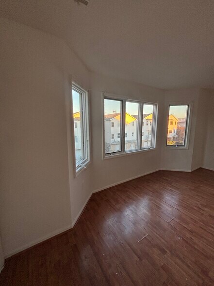 Building Photo - 72 Sumo Village Ct