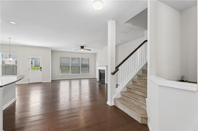 Building Photo - 5740 Wheeler Ridge Rd