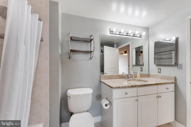 Building Photo - 7111 Woodmont Ave