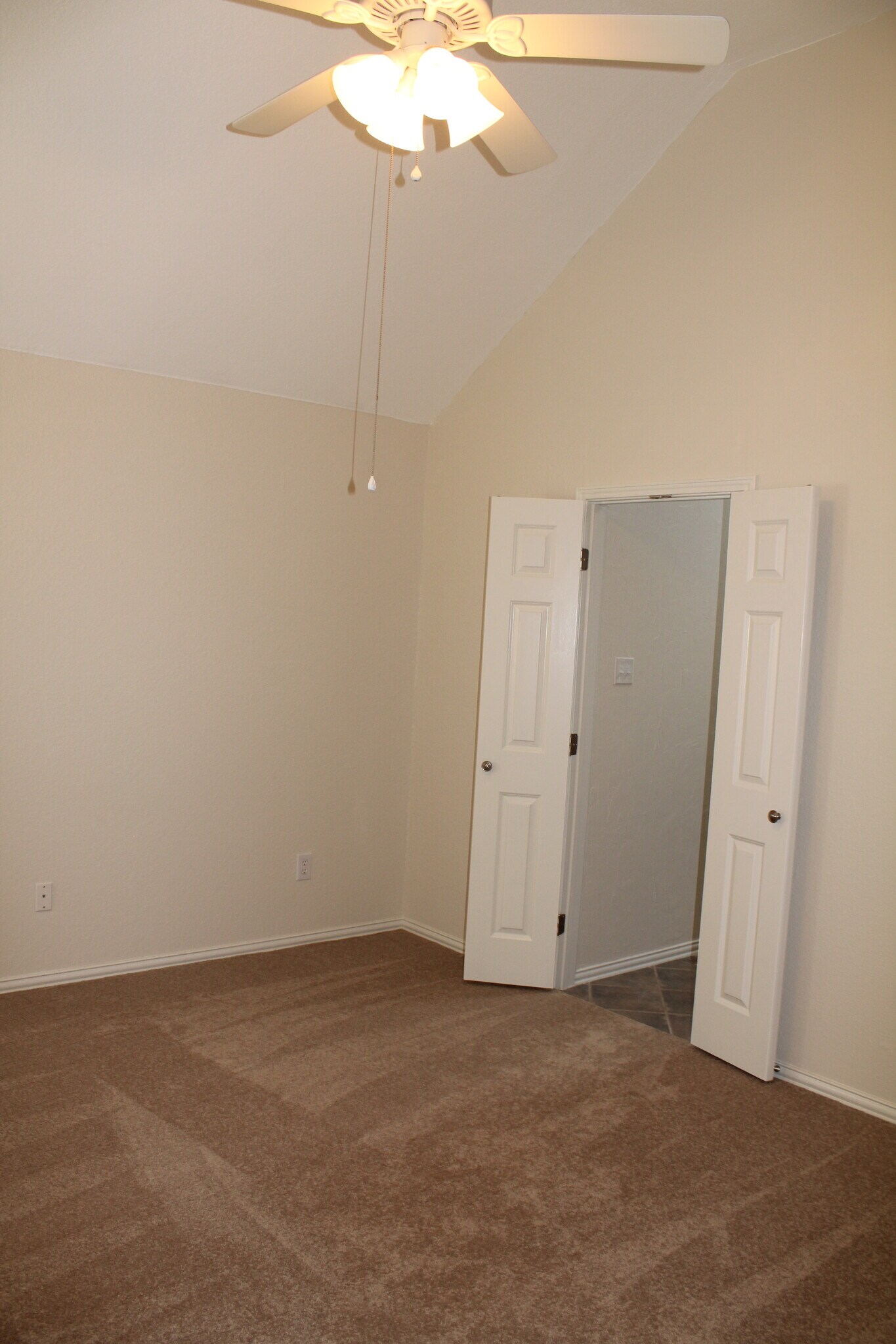 Building Photo - 7800 Kings Ridge Rd