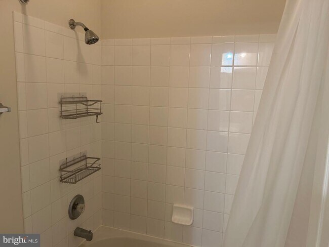 Building Photo - 5658 Lierman Cir