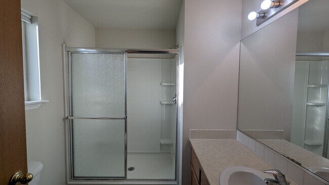 Building Photo - 1596-1596 Peggy Lp