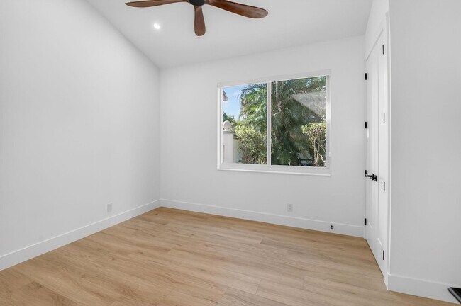 Building Photo - 5537 NW 21st Way