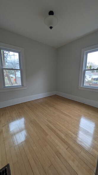 Building Photo - 569 N 65th St