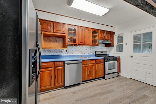 Building Photo - 3 Bedroom Beautiful Home
