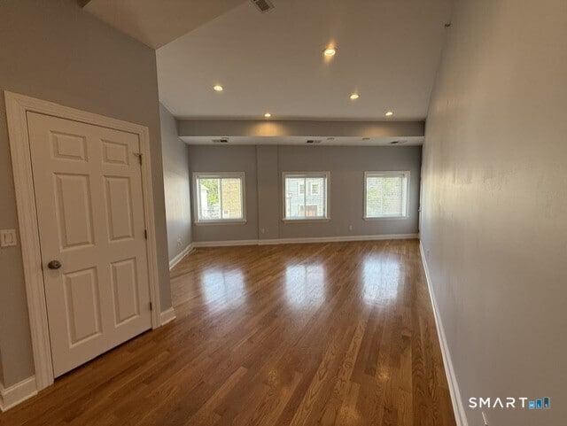Building Photo - 2067 Barnum Ave
