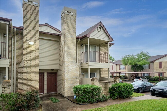 Primary Photo - 2120 El Paseo St