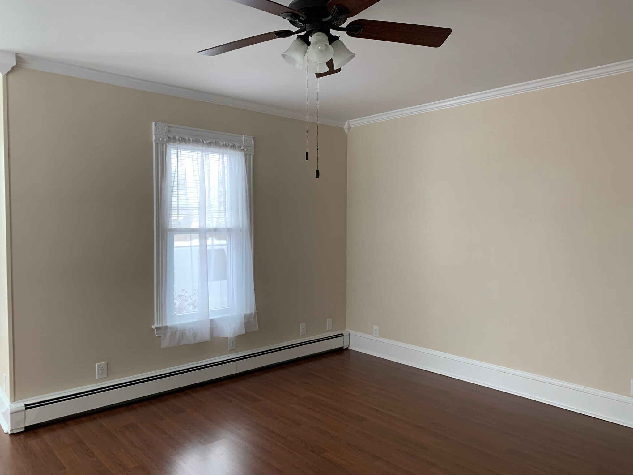 Building Photo - 8 Walnut St