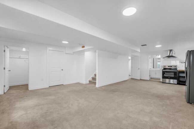 Building Photo - 6676 Ipswitch Wy