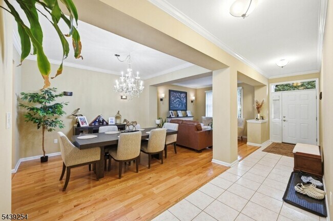 Building Photo - 75 Spring Hill Cir