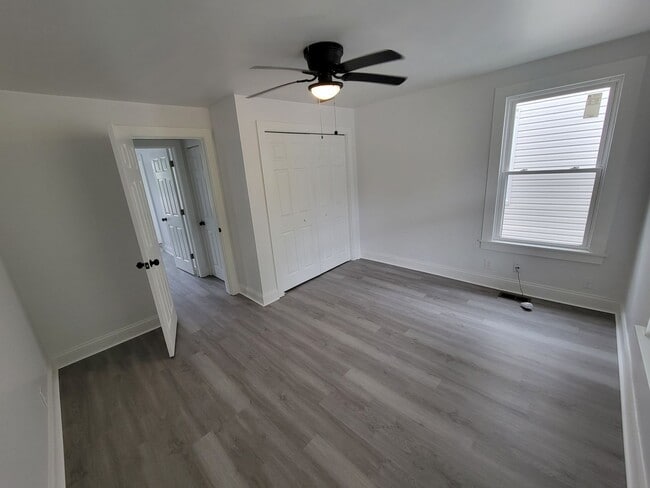 Building Photo - Gorgeous 5 bed 3.5 Bath in Madisonville!!