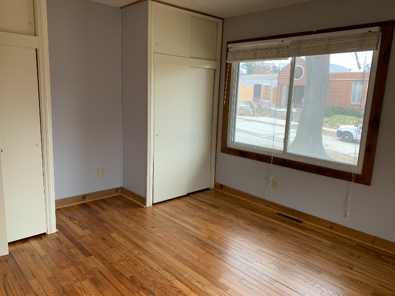 Building Photo - 225 Teeters Ct