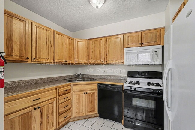 Building Photo - 728 Garland Cir